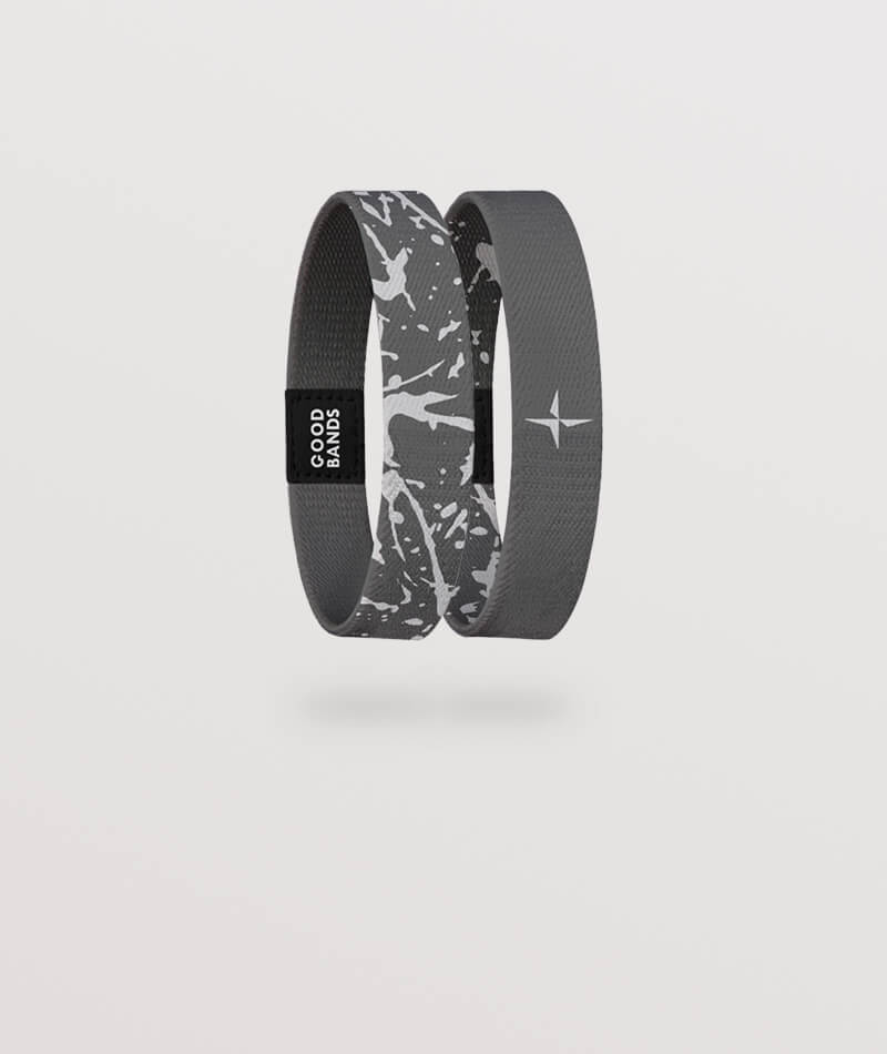 Elastisches Armband von Goodbands aus der "humble" Kollektion in Grautönen, freigestellte Innen- und Außenseite vor hellem Hintergrund